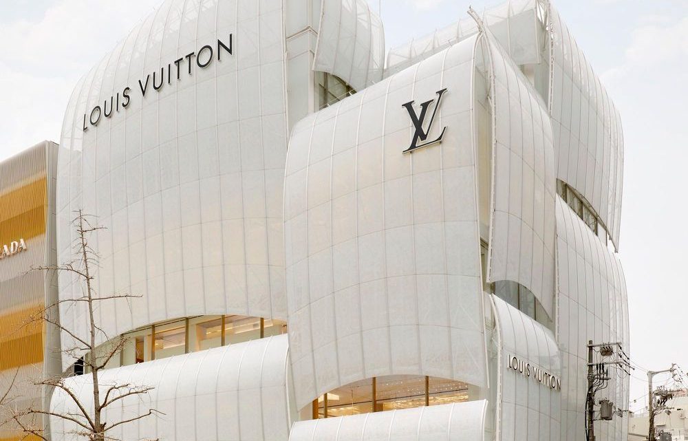 Những cánh buồm cong mang thương hiệu Louis Vuitton