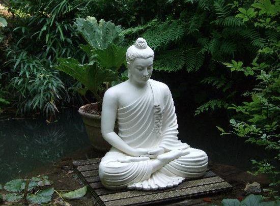 Đặt tượng Phật ở đâu ngoài sân vườn là hợp lý?